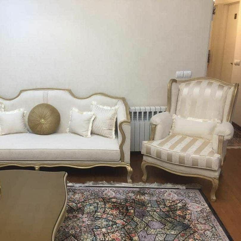 مبل کویین فرانسوی
