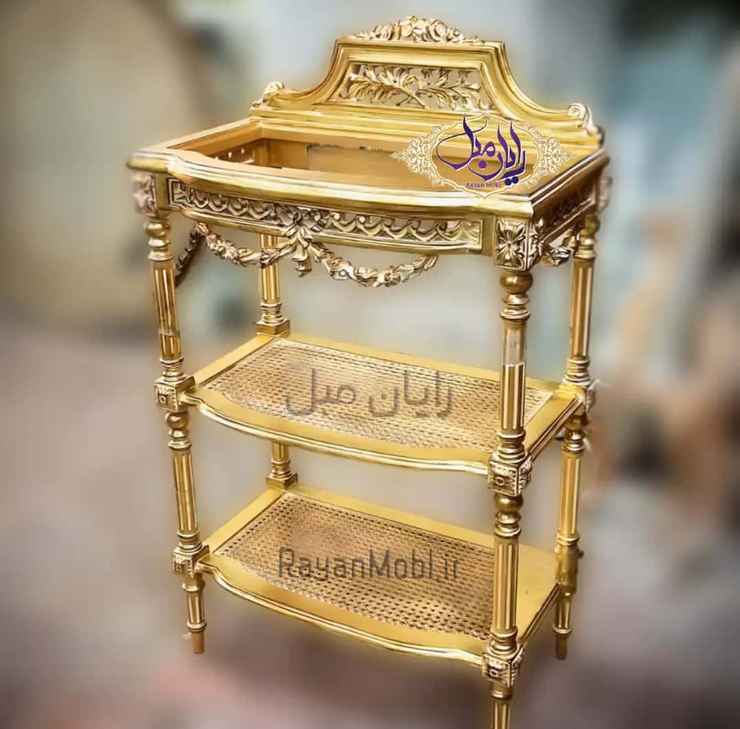 میز استند سلطنتی کنار سالنی